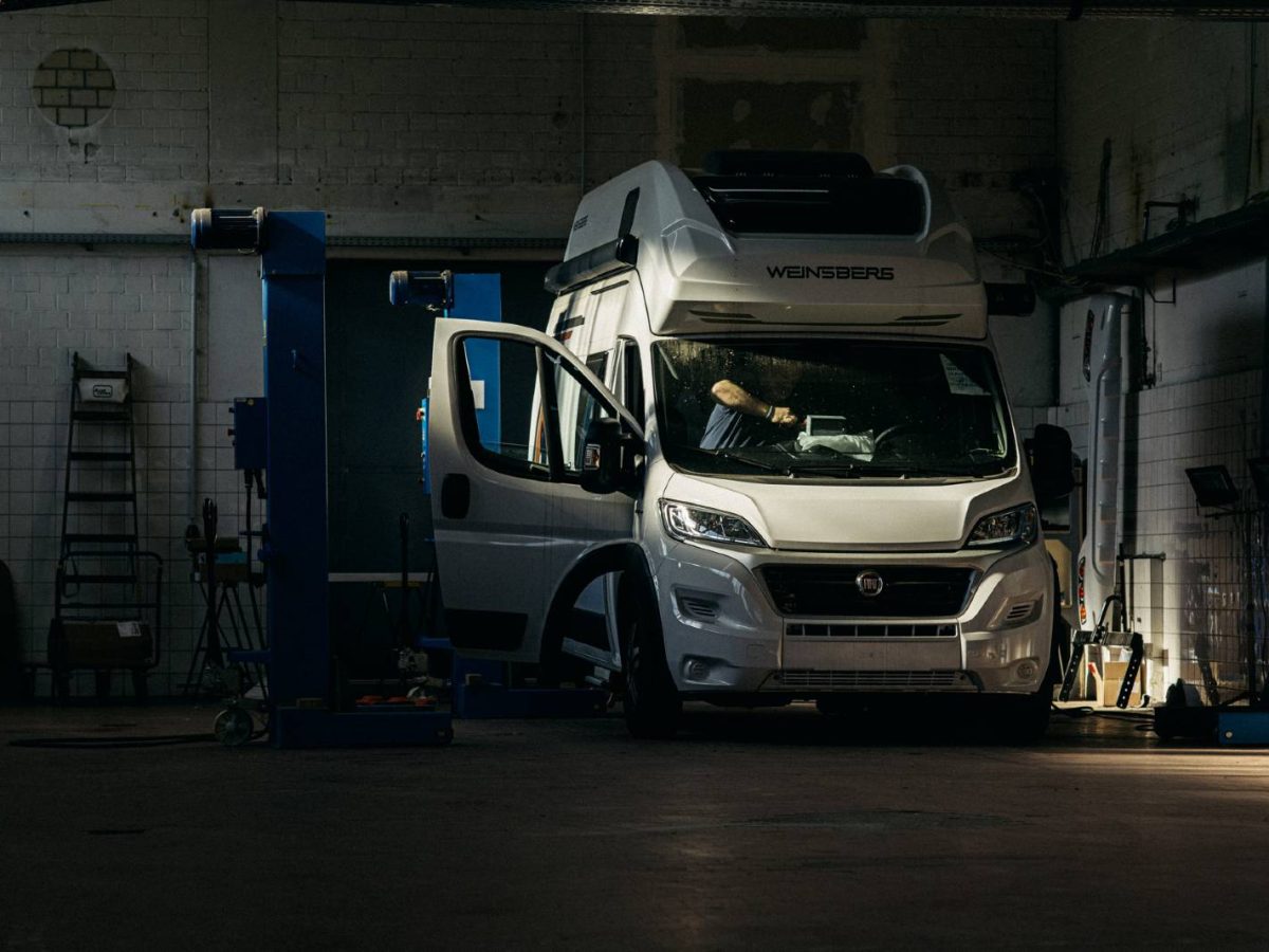 Reisemobil in der Rikis Werkstatt